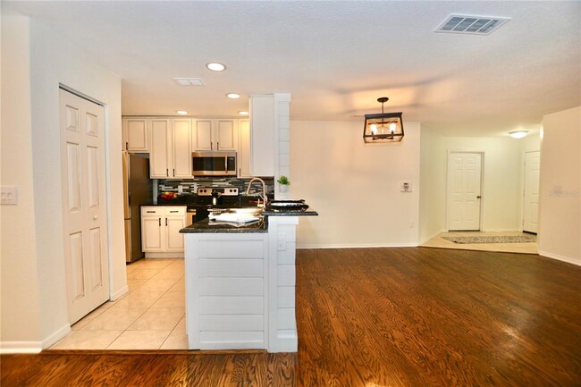 Building Photo - 895 Normandy Trace Rd