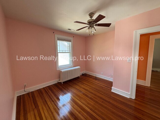 Building Photo - Large Raleigh Court Home on a Corner Lot