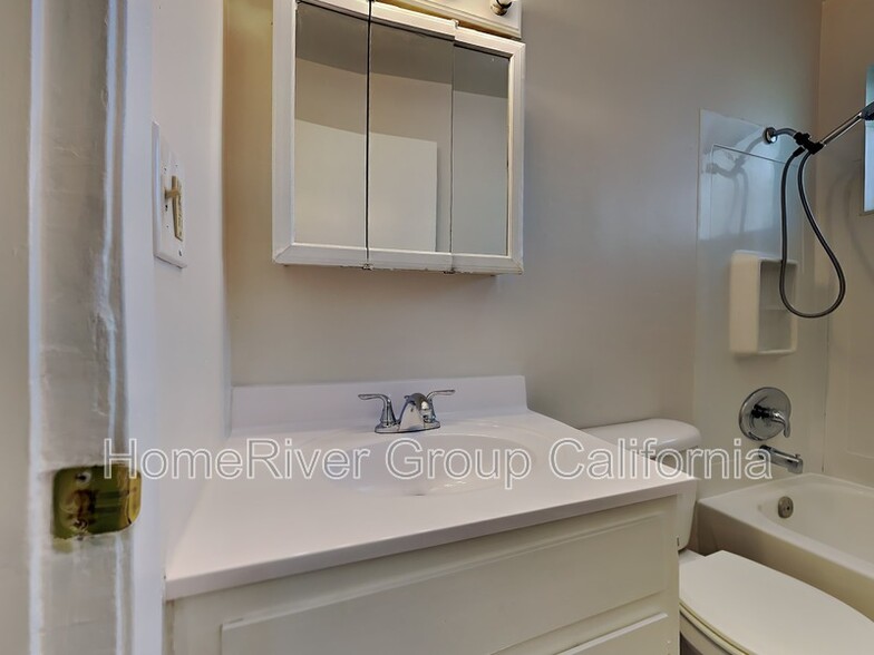 Building Photo - 5592 Keoncrest Cir