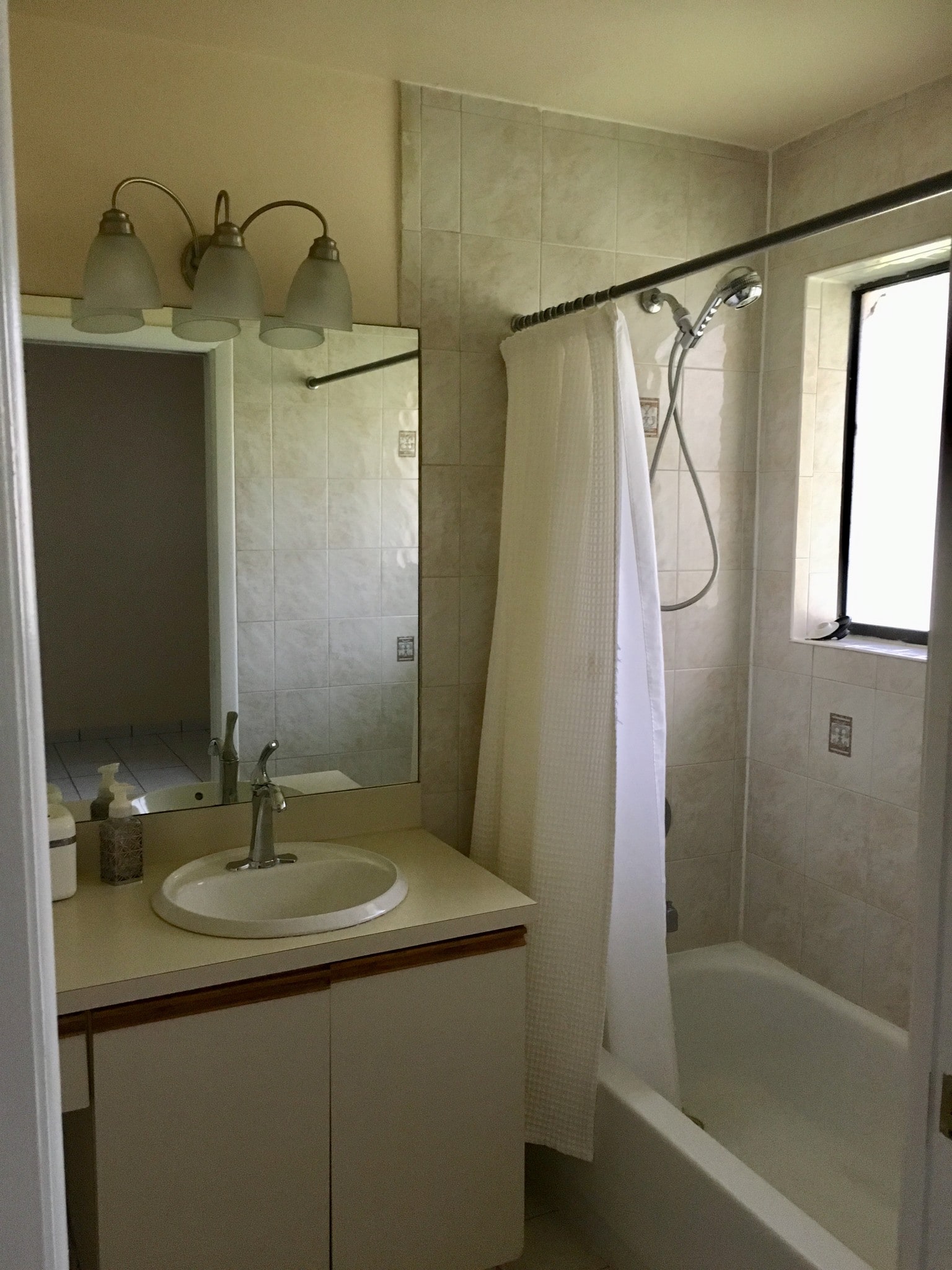 Master Bathroom - 15489 Miami Lakeway N