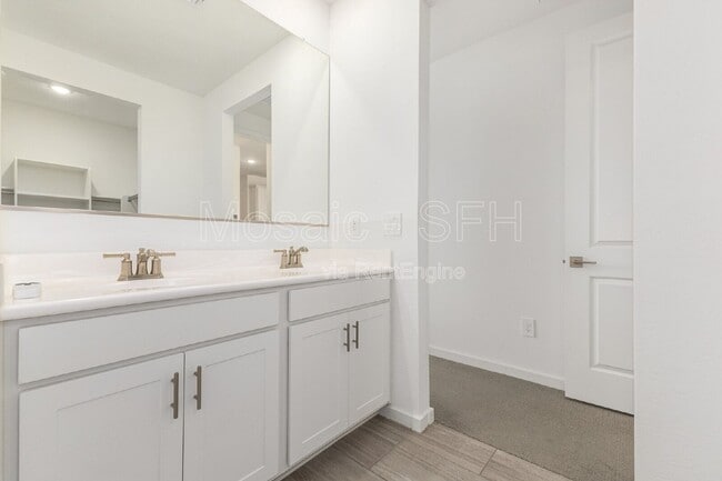 Building Photo - 35394 N Perennial St