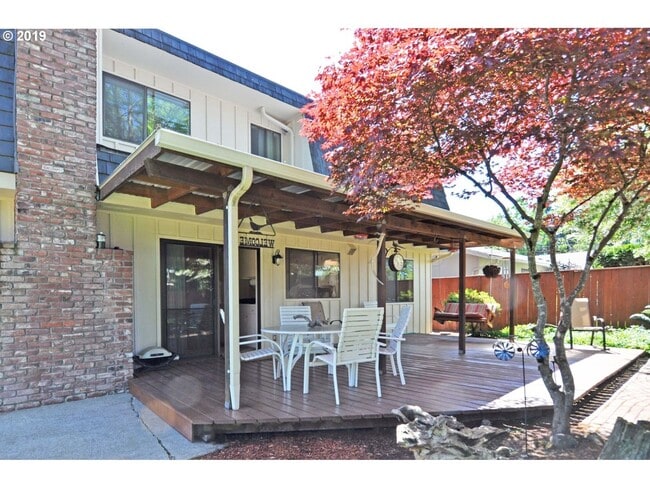 Building Photo - DECEMBER RENT FREE!