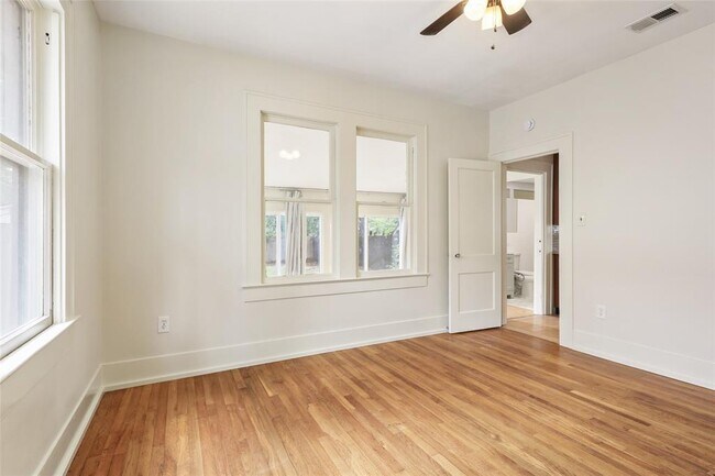 Building Photo - 4404 Avenue C