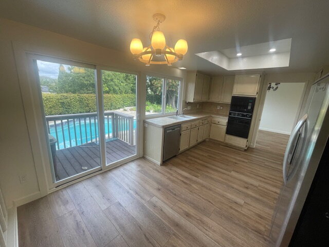 Building Photo - Lovely La Costa 4 Bedroom Home On Quiet Cul-De-Sac