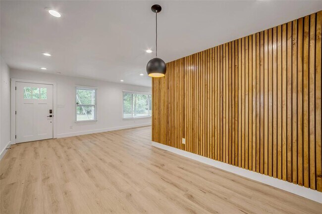 Building Photo - 8814 Laverty Pl