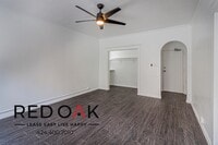 Building Photo - 915 Grattan St