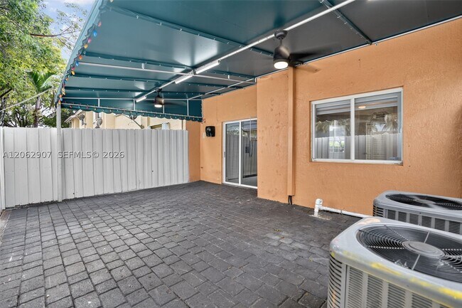 Building Photo - 7085 NW 173rd Dr