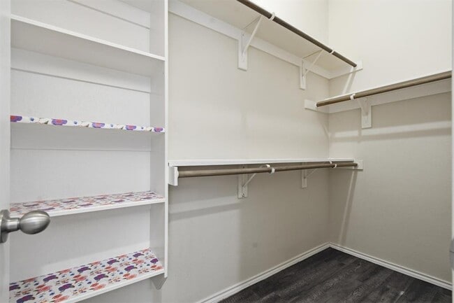 Building Photo - 224 Poplarwood Dr