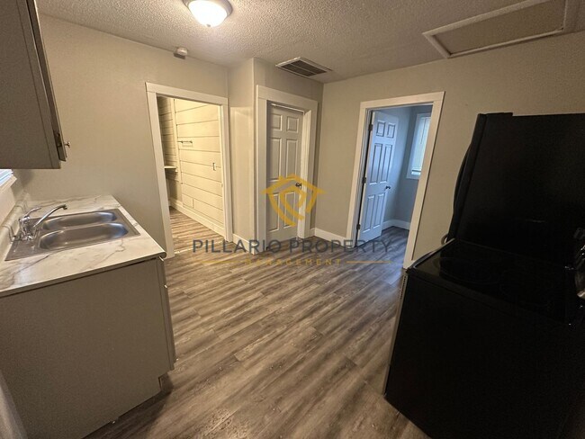 Building Photo - 2300 S A. St.