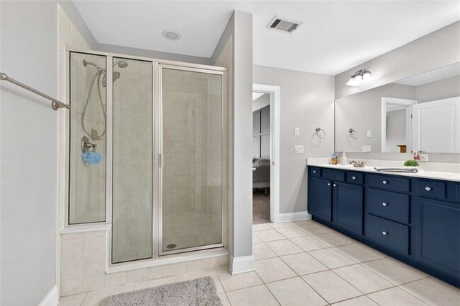 Building Photo - 7819 Brass Lantern Dr