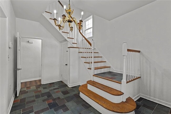 Building Photo - 207 Giffin Ave
