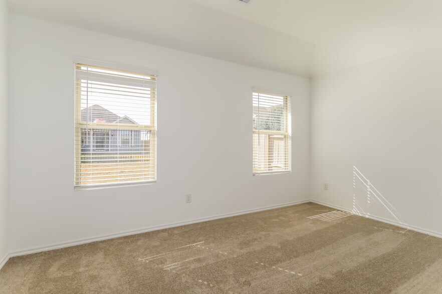 Building Photo - 11127 N Lake Mist Ln