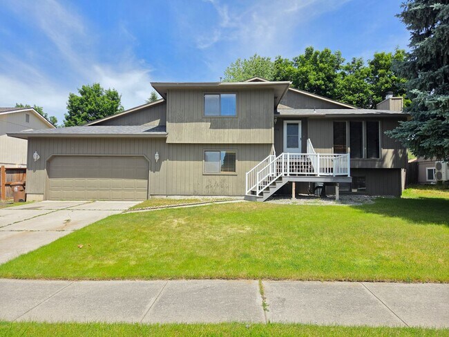 Building Photo - $2,495 - 4 Bed / 2 Bath Beautiful Home in Indian Trail