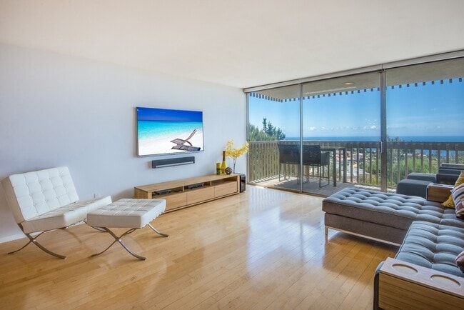 Building Photo - Big Ocean View 2 Bedroom