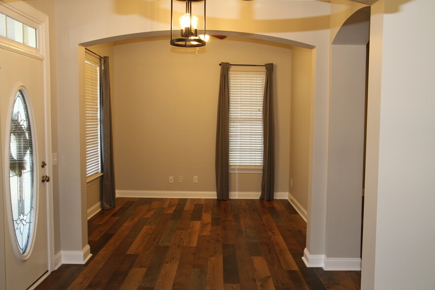 Home Office/ Playroom - 10423 Alvarado Way