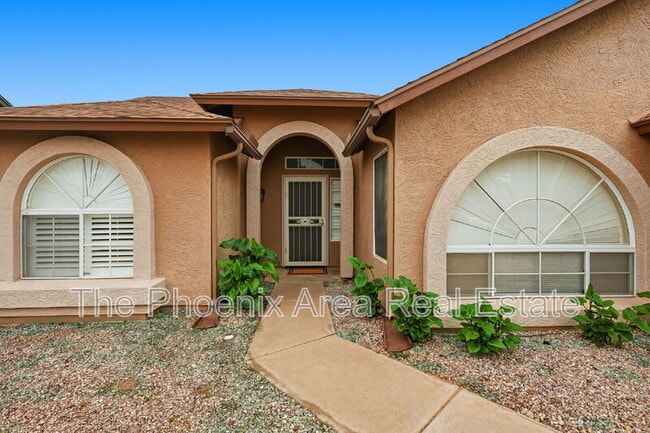 Building Photo - 4425 E Douglas Ave