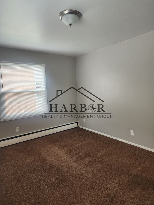 Building Photo - 200-204 11th Ave NW, Austin, MN