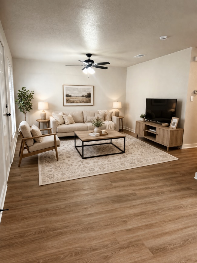 Building Photo - Charming Remodeled Duplex located in the center of Burleson