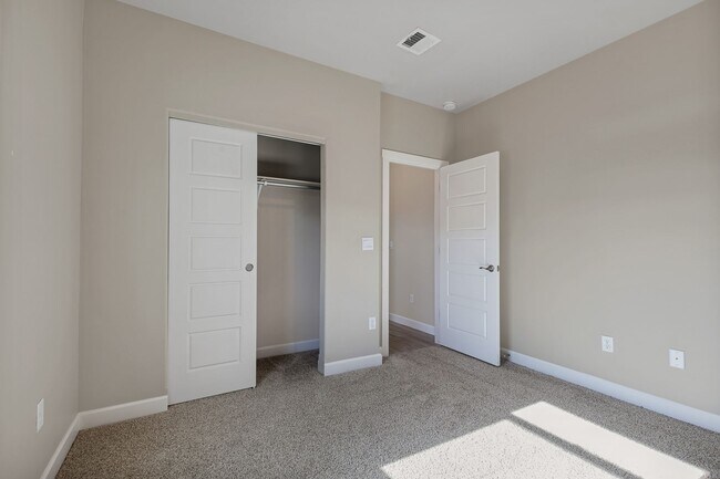 Building Photo - Newer Construction Home located in Mesa Village