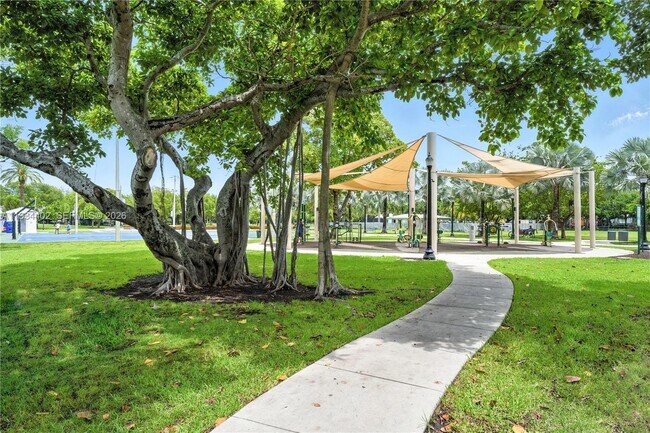 Building Photo - 842 Meridian Ave