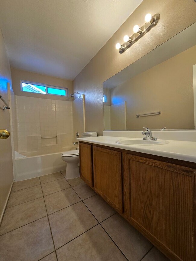 Building Photo - Spacious Two-Story Home in a Cul-de-Sac Location