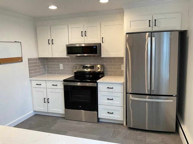 Building Photo - 26 Summer St