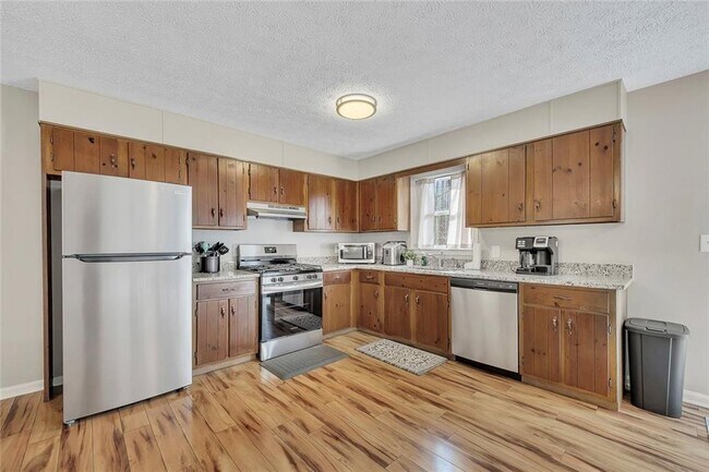 Building Photo - 303 Nottingham Dr