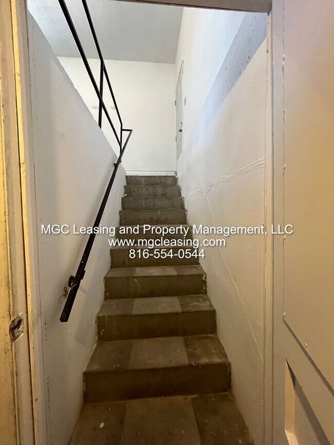 Building Photo - Leave Behind Apartment Living With This Ra...