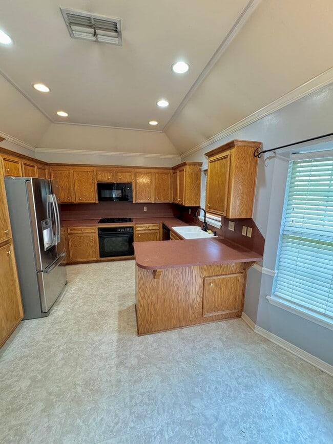 Building Photo - Great 3 bedroom, close to everything