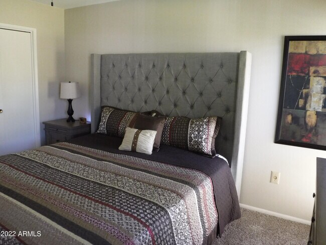 Building Photo - 11029 W Caron Dr