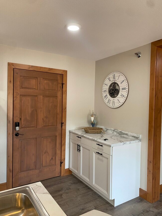 Building Photo - 80 Twin Oaks Shr