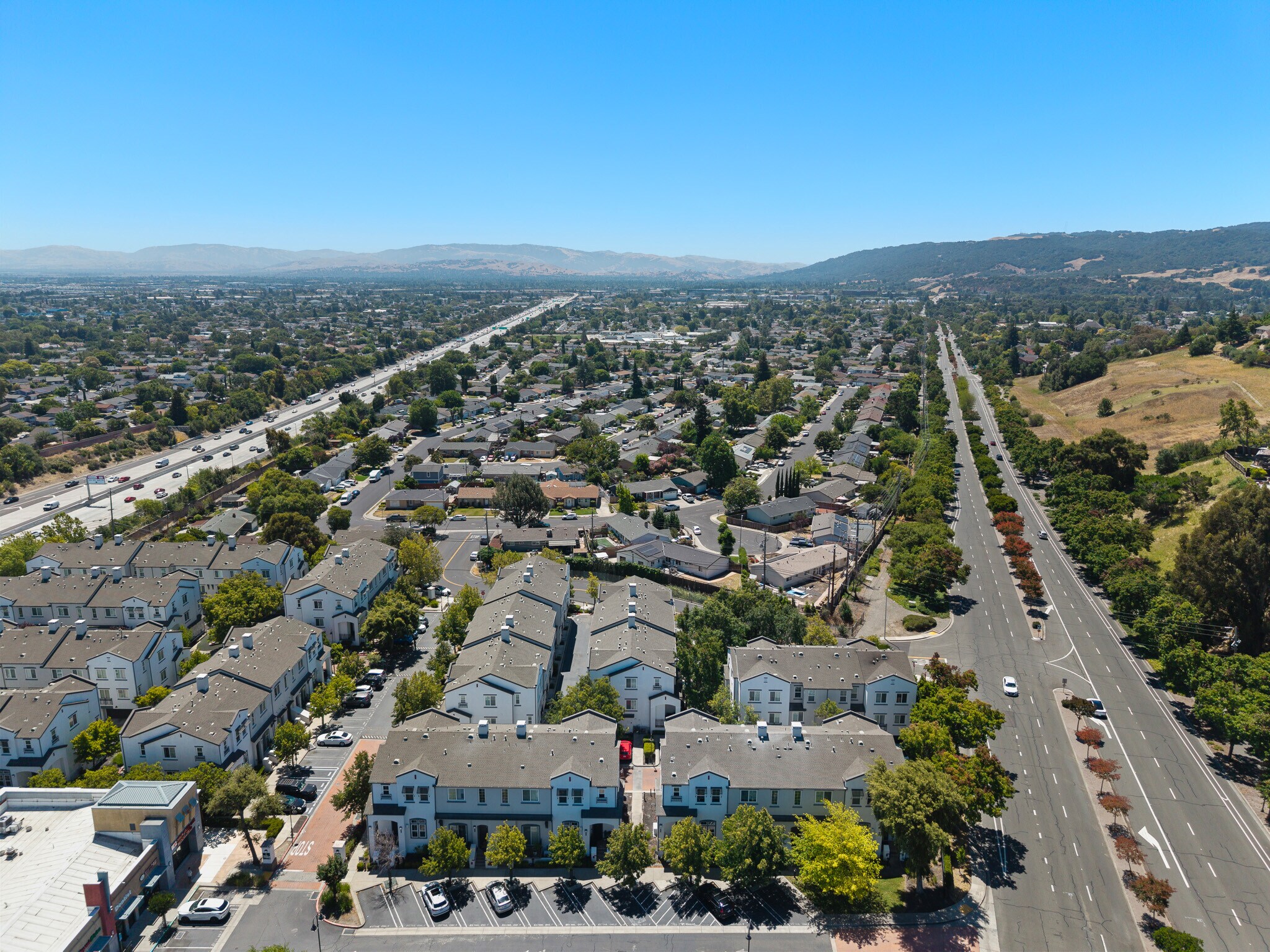 Building Photo - 7981 Bellina St