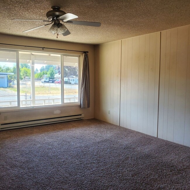 Building Photo - 3 Bedroom in Mountain View