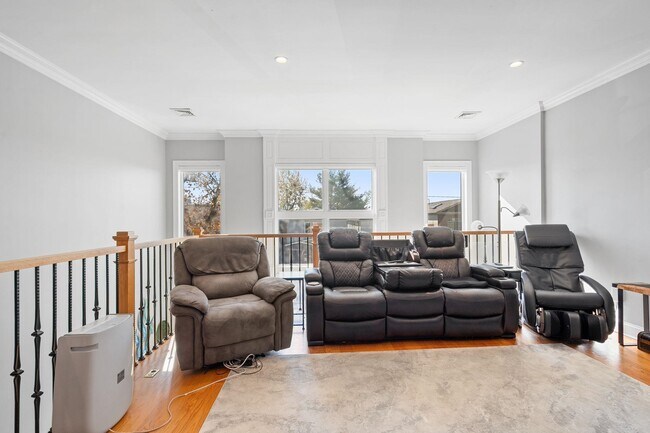 Building Photo - 94 Leonard St