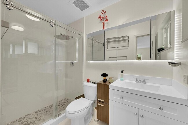 Building Photo - 4540 SW 26th Terrace