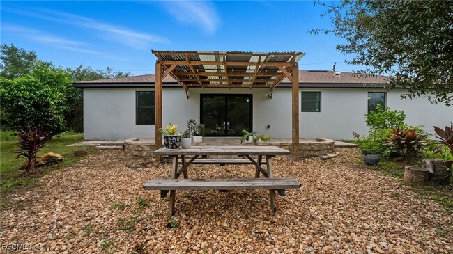 Building Photo - 2701 E 18th St