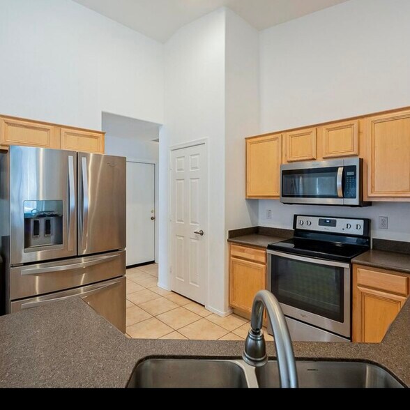 Building Photo - 17531 W Caribbean Ln
