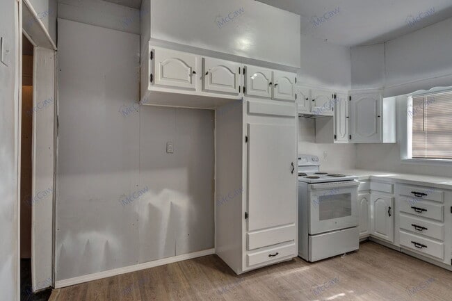 Building Photo - 1209 Gladiolus St