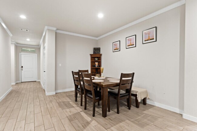 Building Photo - 2129 Trailhead Dr