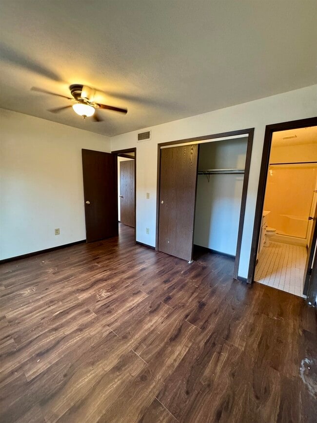 Building Photo - 1211 48th Ave