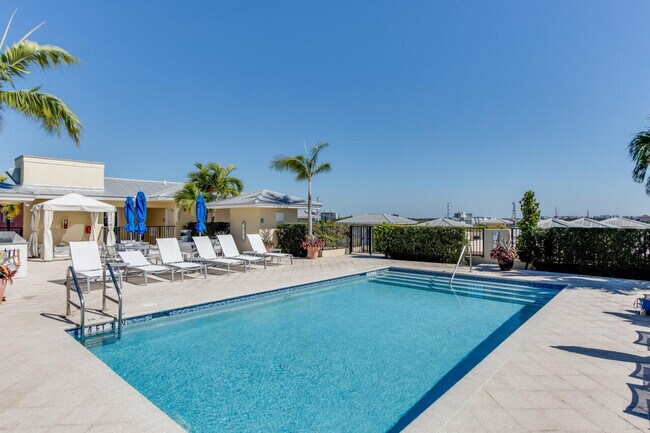 Building Photo - 235 NE 1st St