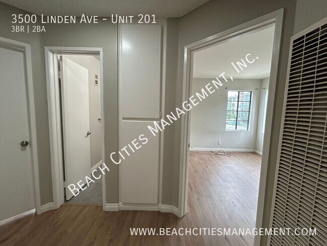 Building Photo - 3500 Linden Ave