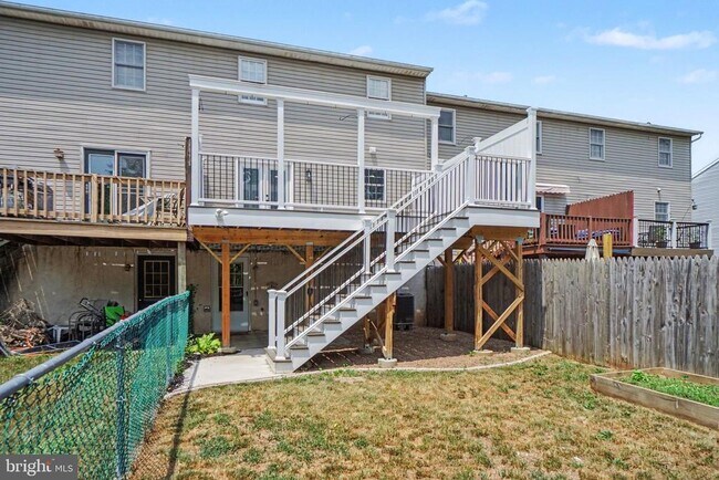 Building Photo - 335 Cindy Dr
