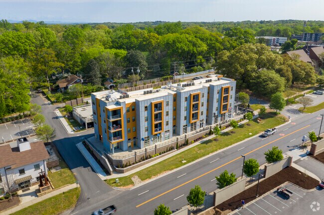 Building Photo - Live Steps From Campus at Plaza One89!