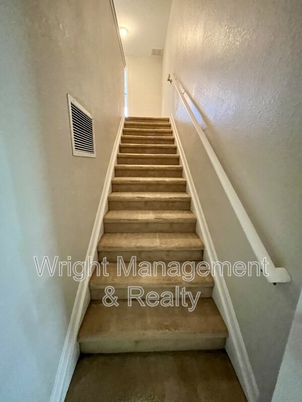 Building Photo - 8202 Downpatrick Ct