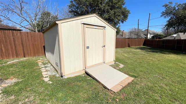 Building Photo - 6119 Kingswood Dr