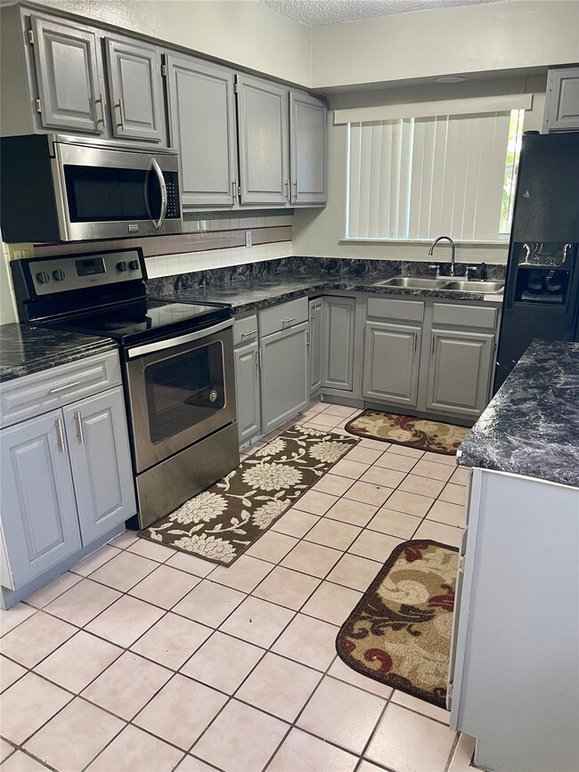 Building Photo - 2807 Polk St