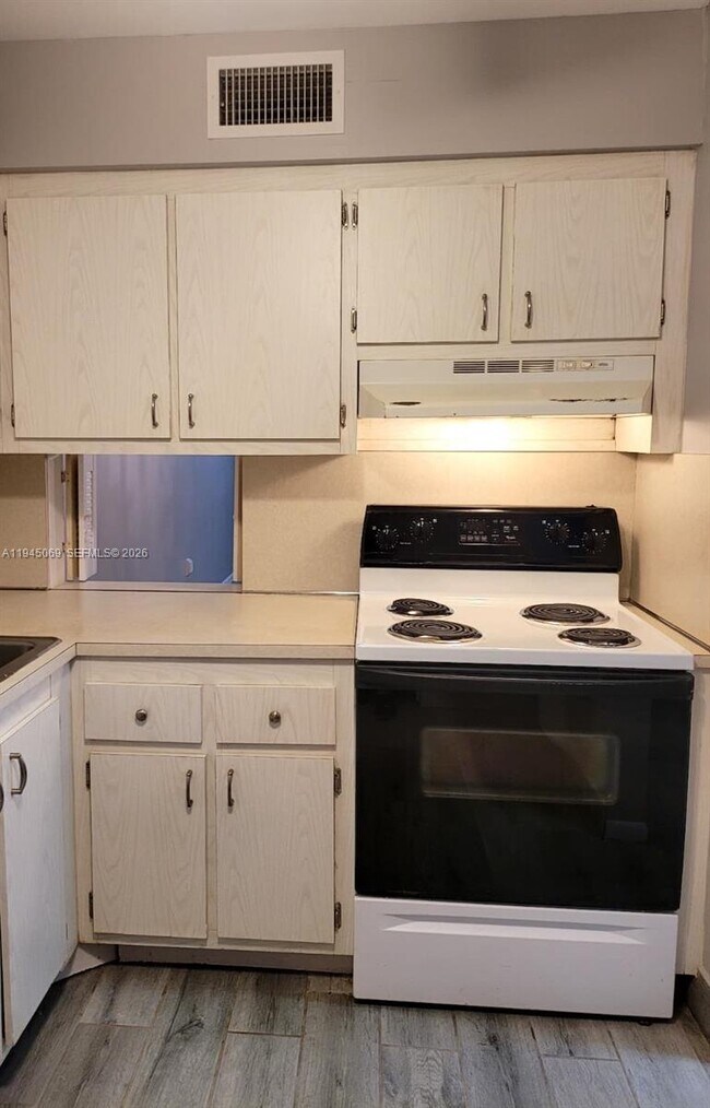 Building Photo - 4832 Esedra Ct