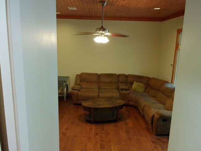 Building Photo - 996 Thrushwood Dr