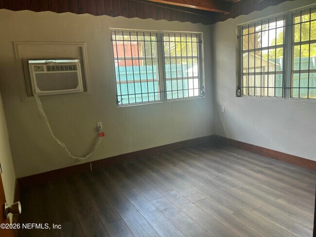 Building Photo - 1181 US-17